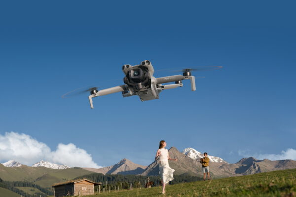 DJI นำนวัตกรรมแรกของโลกสู่ท้องฟ้าด้วย Mini 5 Pro